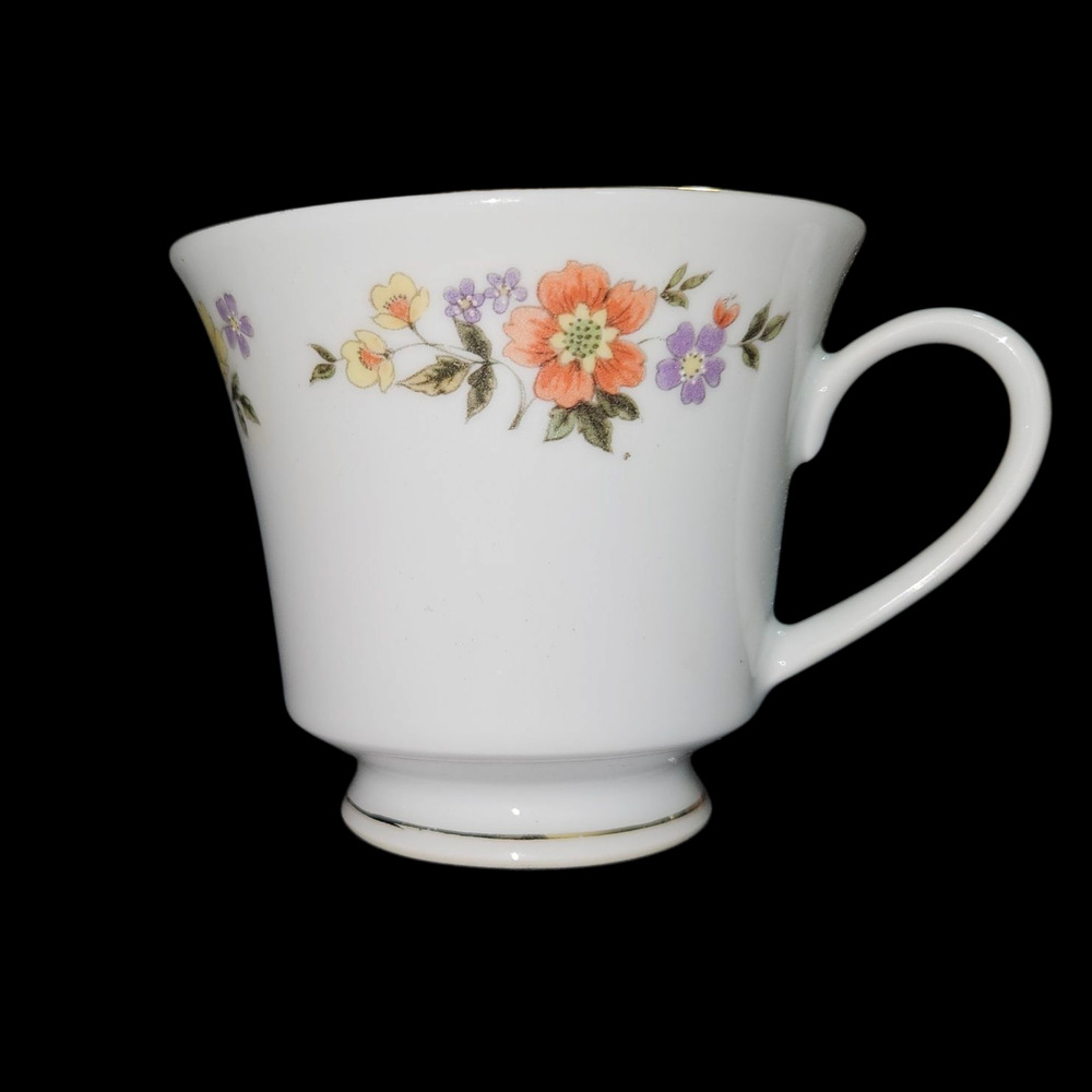 Dynasty Fine China Floral Pedestal Tea Cups Set of 4 Gold Rim Vintage